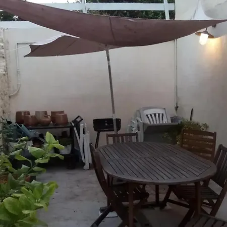 Dom wakacyjny Maison Spacieuse A Avec Jardin *