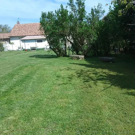 Semesterbostad Maison Spacieuse A Avec Jardin Vic-Fezensac