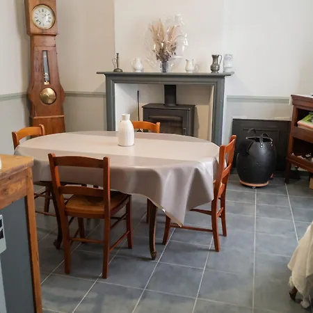Maison Spacieuse à Avec Jardin