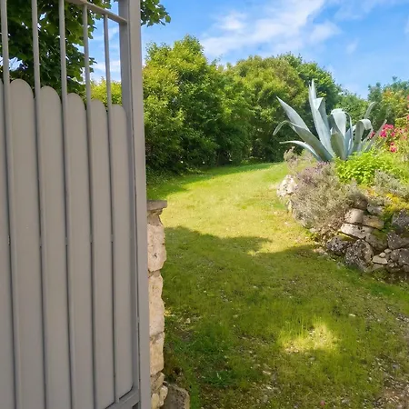 Semesterbostad Maison Spacieuse A Avec Jardin