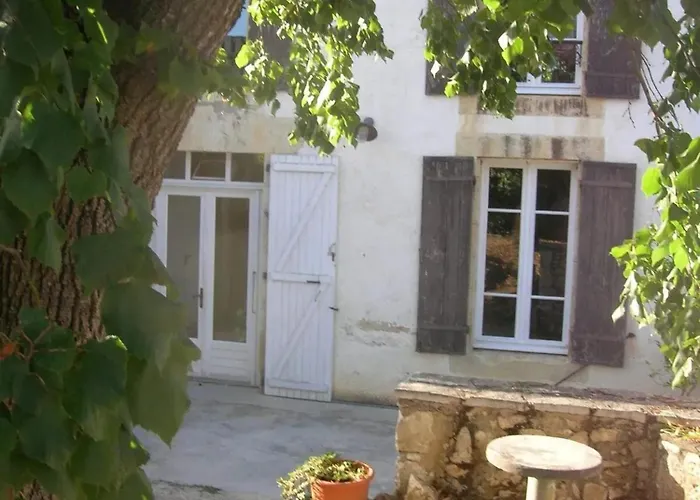 Maison Spacieuse A Avec Jardin Vic-Fezensac